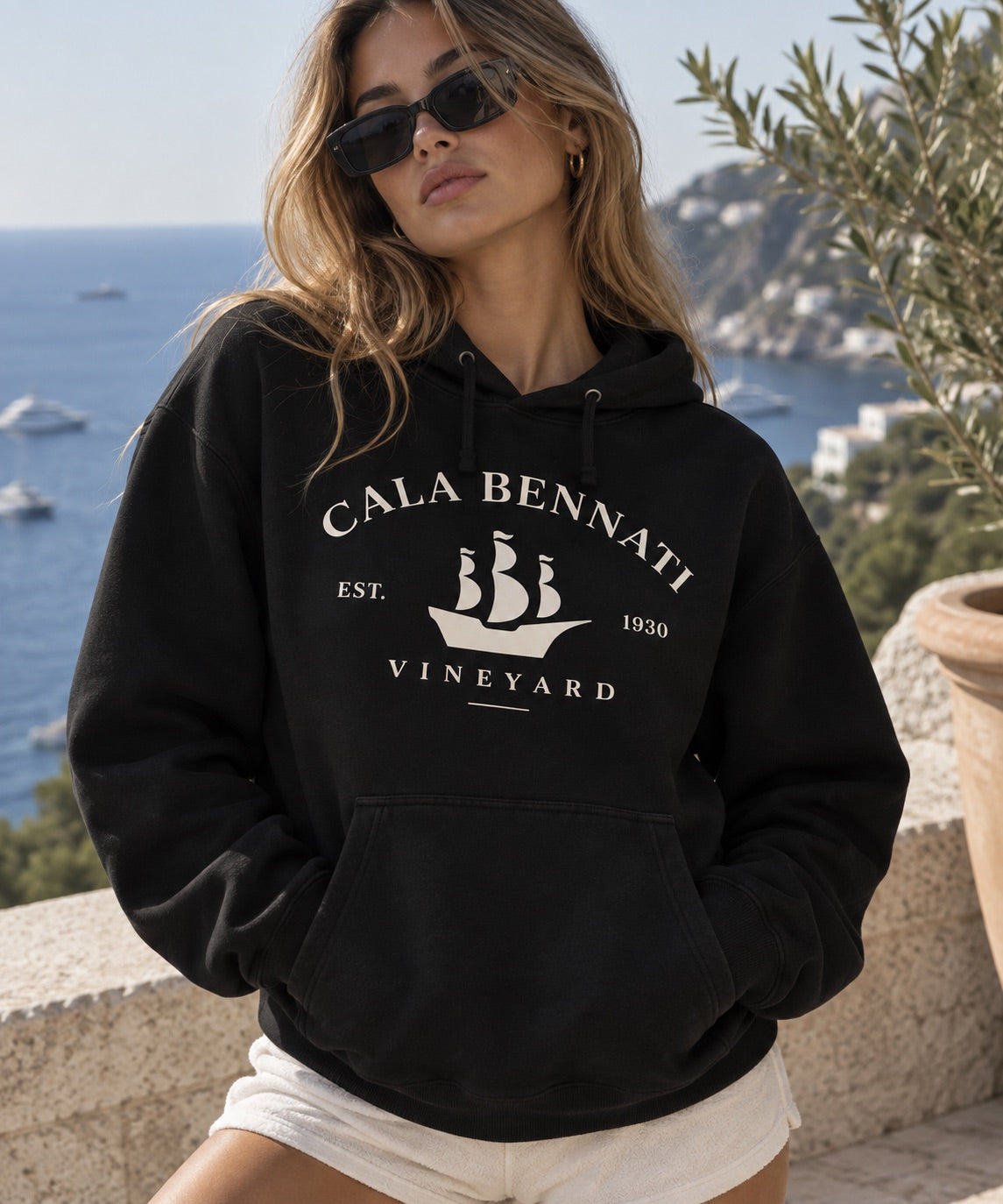 Est Hoodie Black
